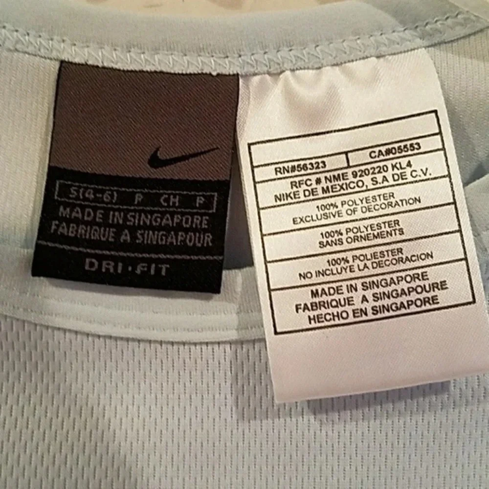 LADIES NIKE DRI - FIT LONG‎ SLEEVE TEE (sz small)